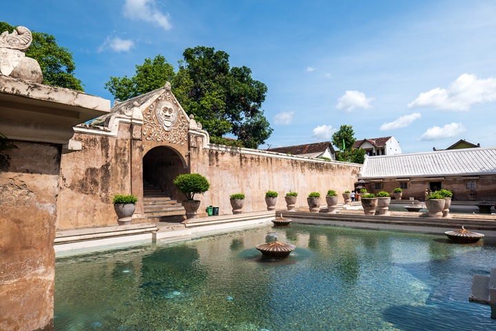 package tour image